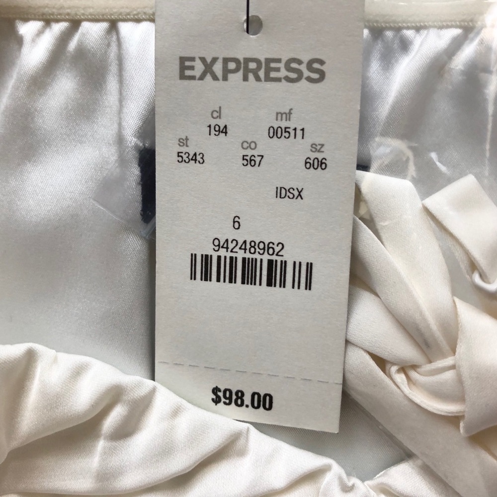 Express Black White Color Block Ruched Dress NWT - Picture 4 of 4
